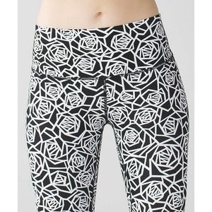 Lululemon Pant - Posey Rose Black/White - Size 8!!